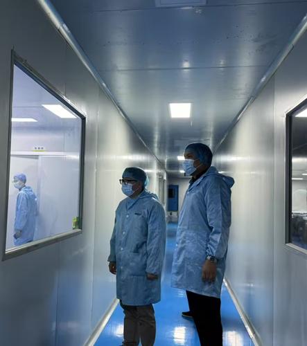 Fabriksbesök av gäst på MEDICA-mässan i Tyskland; Utforska nya möjligheter på den europeiska medicinska marknaden